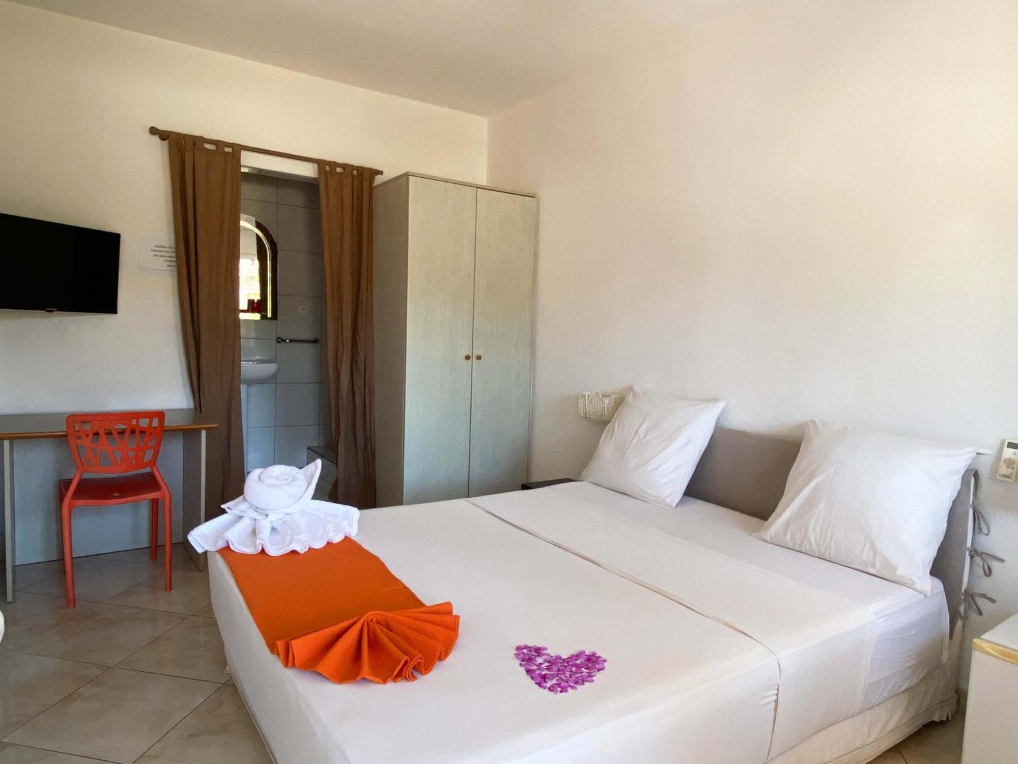 Kokoloko Otel Ambatoloaka  Dış mekan fotoğraf